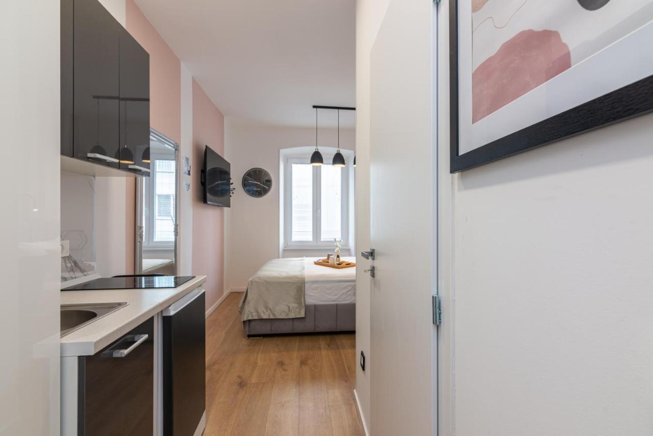 Apartments & Rooms Six Rijeka Dış mekan fotoğraf